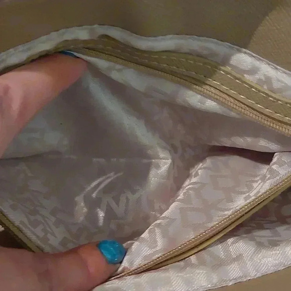 EUC DKNY PINK CROSSBODY VEGAN LEATHER HANDBAG PURSE - Picture 12 of 13